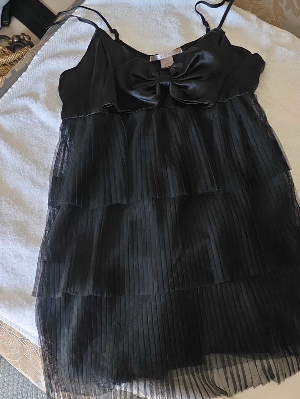 Victoria's Secret Black Tiered Tulle Bow-Front Spaghetti Babydoll.
